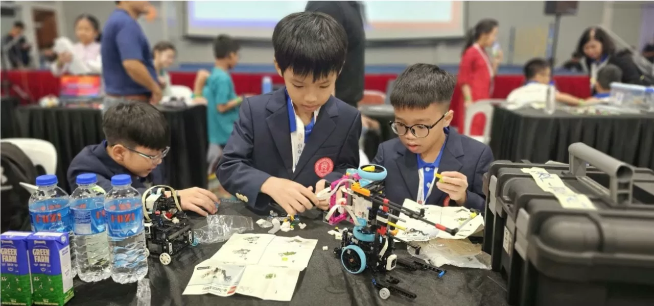 đại diện Việt Nam tham gia Vòng chung kết quốc tế Global Robotics Games 2024 tại Singapore. đại diện Việt Nam tham gia Vòng chung kết quốc tế Global Robotics Games 2024 tại Singapore.