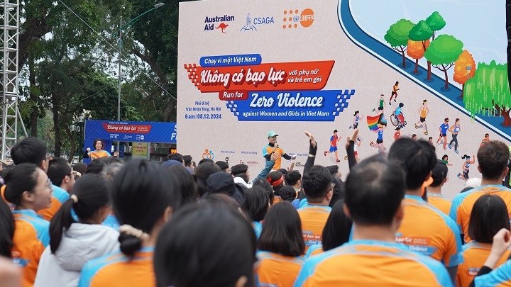 2.000 người tham gia giải chạy hướng tới một thế giới hạnh phúc, không có bạo lực với phụ nữ và trẻ em gái