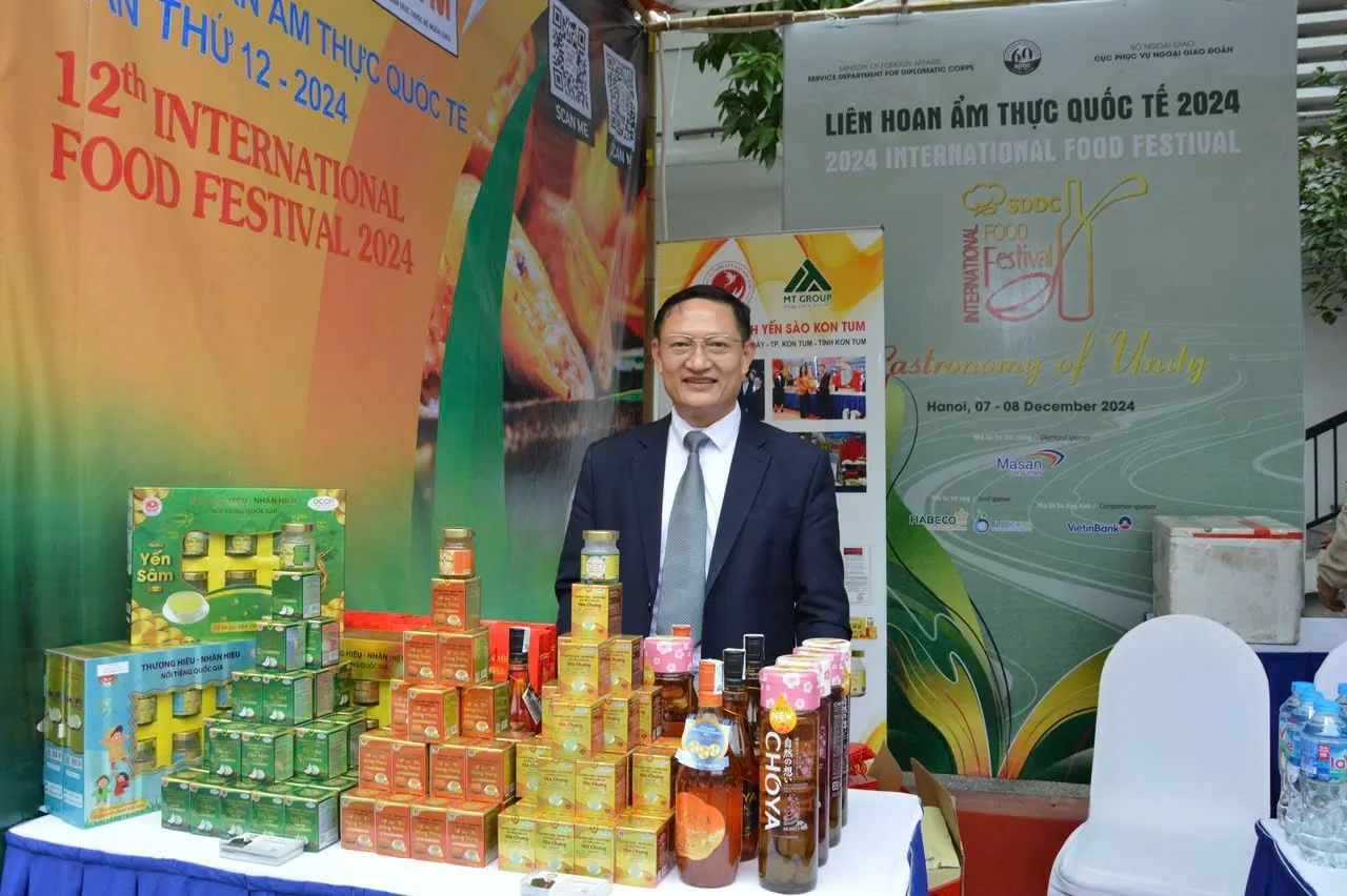 Đông đảo thực khách hào hứng tham gia Liên hoan Ẩm thực quốc tế 2024 Đông đảo thực khách hào hứng tham gia Liên hoan Ẩm thực quốc tế 2024