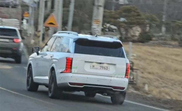 Cận cảnh Hyundai Palisade 2025 lộ diện trên đường phố Cận cảnh Hyundai Palisade 2025 lộ diện trên đường phố