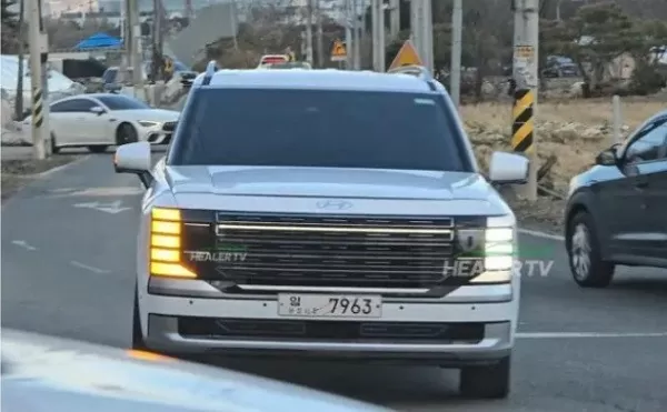 Cận cảnh Hyundai Palisade 2025 lộ diện trên đường phố Cận cảnh Hyundai Palisade 2025 lộ diện trên đường phố