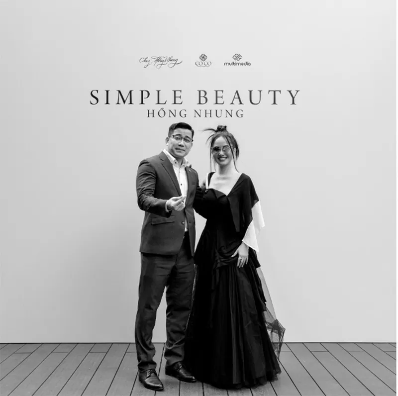 Doanh nhân Phạm Đình Thương – TGĐ Công ty SUN SHINE và ca sĩ Hồng Nhung tại buổi họp báo ra mắt MV Simple Beauty tại Hà Nội. Doanh nhân Phạm Đình Thương – TGĐ Công ty SUN SHINE và ca sĩ Hồng Nhung tại buổi họp báo ra mắt MV Simple Beauty tại Hà Nội.