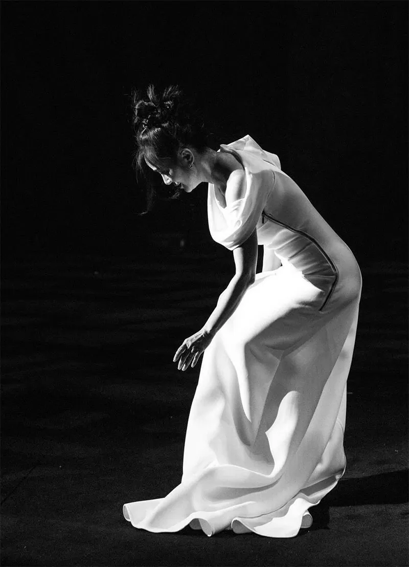 Ca sĩ Hồng Nhung tri ân với khán giả Thủ đô và những người cộng sự đã đồng hành góp phần tạo lên sự thành công của Live Concert “Hồng Nhung hát về Hà Nội. Ca sĩ Hồng Nhung tri ân với khán giả Thủ đô và những người cộng sự đã đồng hành góp phần tạo lên sự thành công của Live Concert “Hồng Nhung hát về Hà Nội.