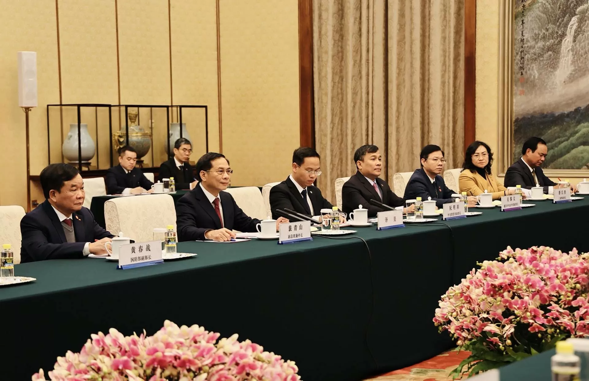 Phó Thủ tướng Chính phủ Bùi Thanh Sơn hội kiến Phó Chủ tịch nước CHND Trung Hoa Hàn Chính Phó Thủ tướng Chính phủ Bùi Thanh Sơn hội kiến Phó Chủ tịch nước CHND Trung Hoa Hàn Chính