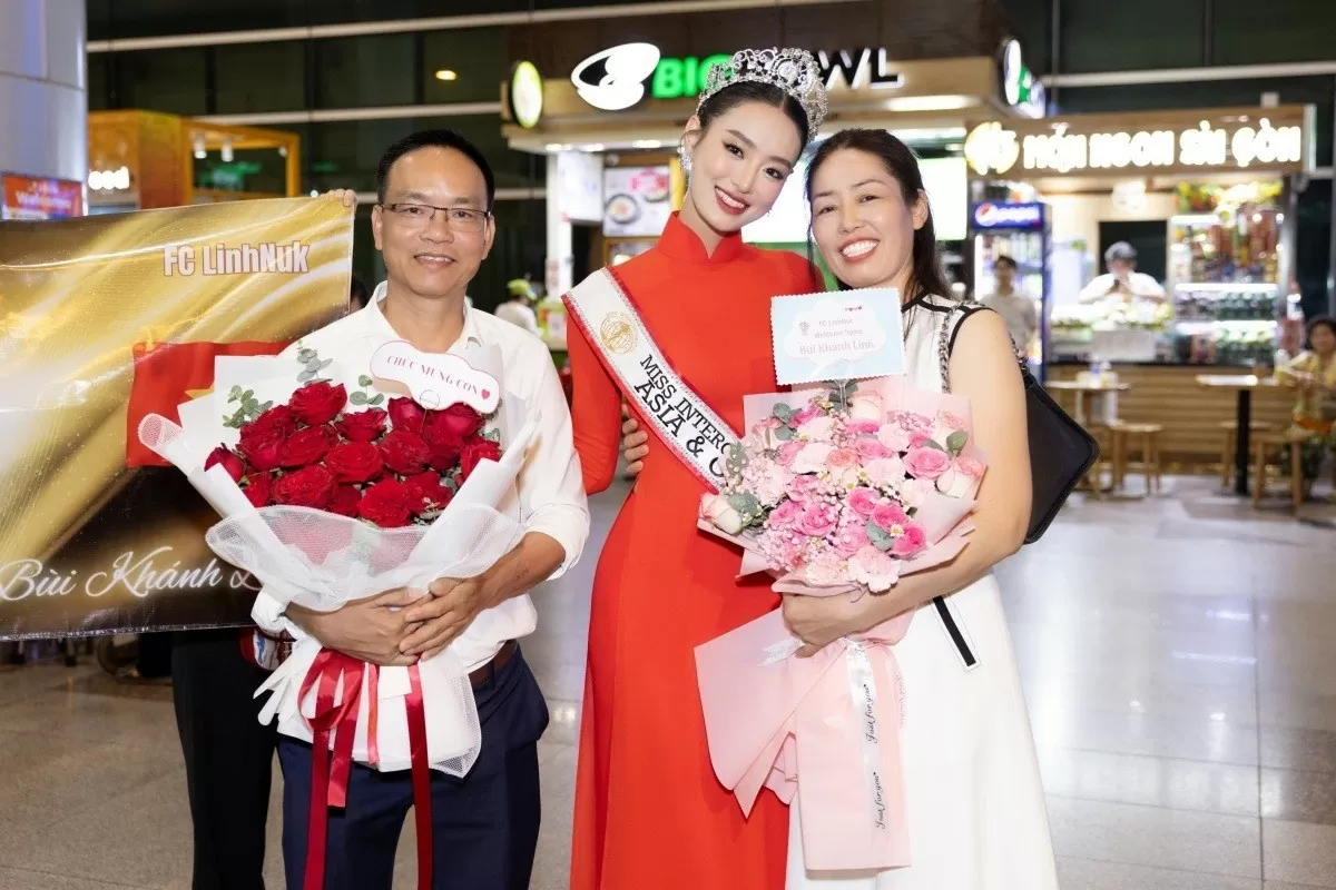 Á hậu 3 Liên lục địa Bùi Khánh Linh trở về Á hậu 3 Liên lục địa Bùi Khánh Linh trở về