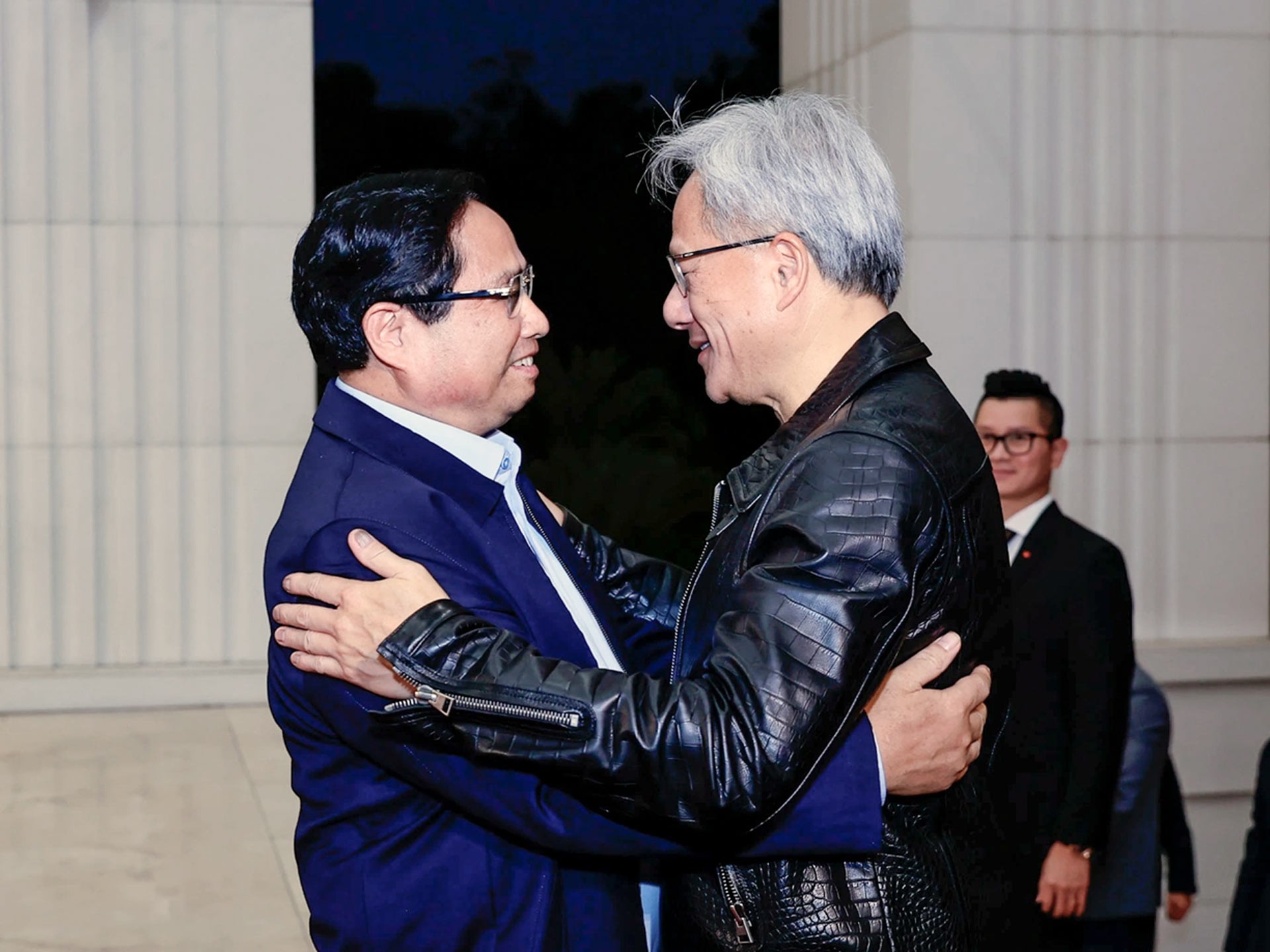 Thủ tướng Phạm Minh Chính và ông Jensen Huang, Chủ tịch Tập đoàn Nvidia vui mừng gặp lại nhau.