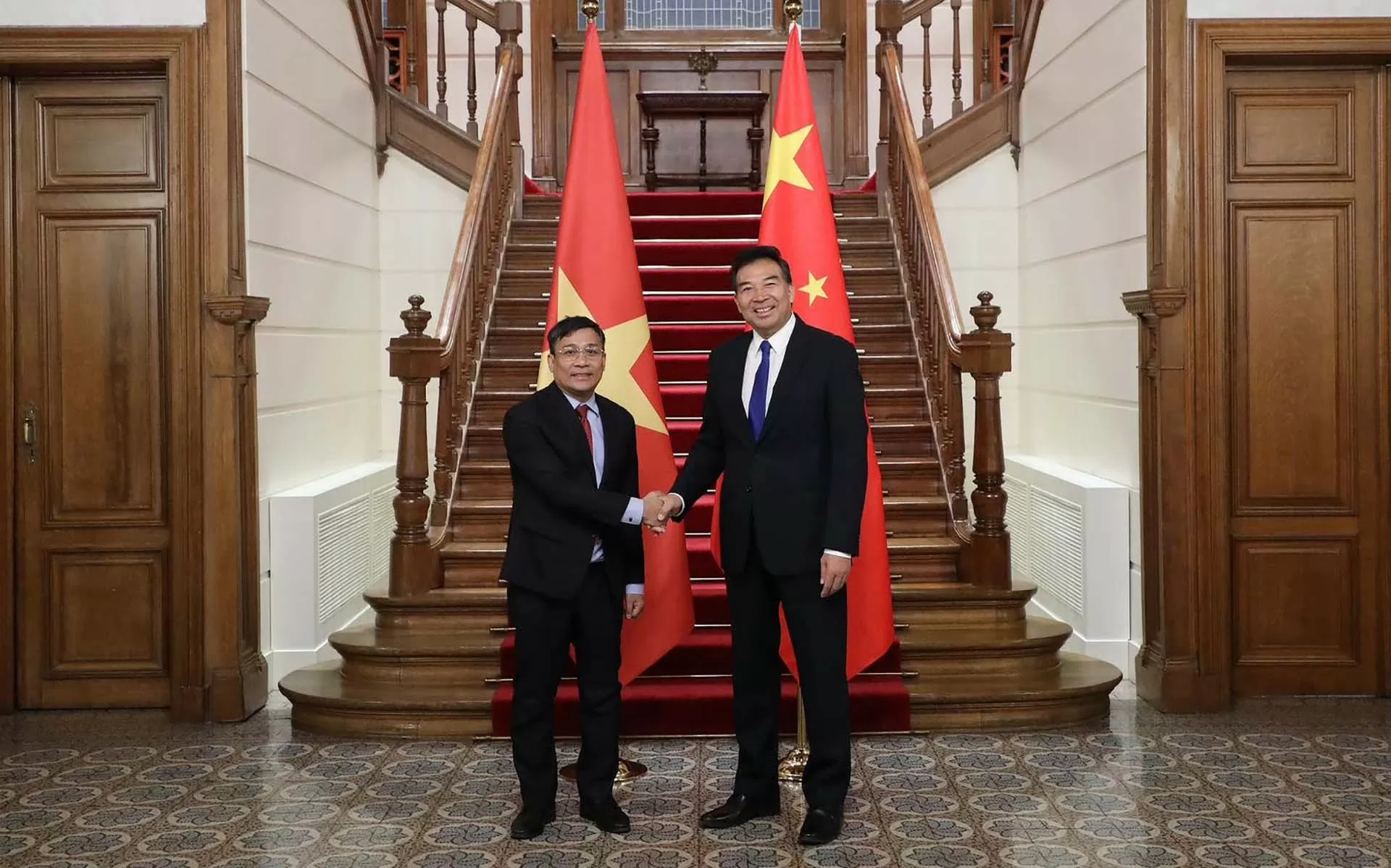 Thứ trưởng Thường trực Nguyễn Minh Vũ hội kiến Tổng Cục trưởng Hợp tác phát triển quốc tế quốc gia Trung Quốc Thứ trưởng Thường trực Nguyễn Minh Vũ hội kiến Tổng Cục trưởng Hợp tác phát triển quốc tế quốc gia Trung Quốc