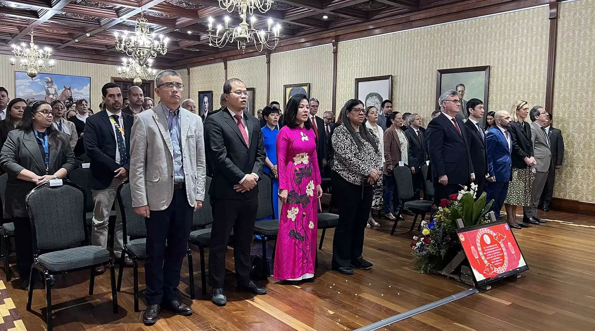 Venezuela tổ chức các hoạt động kỷ niệm 35 năm thiết lập quan hệ ngoại giao với Việt Nam Venezuela tổ chức các hoạt động kỷ niệm 35 năm thiết lập quan hệ ngoại giao với Việt Nam