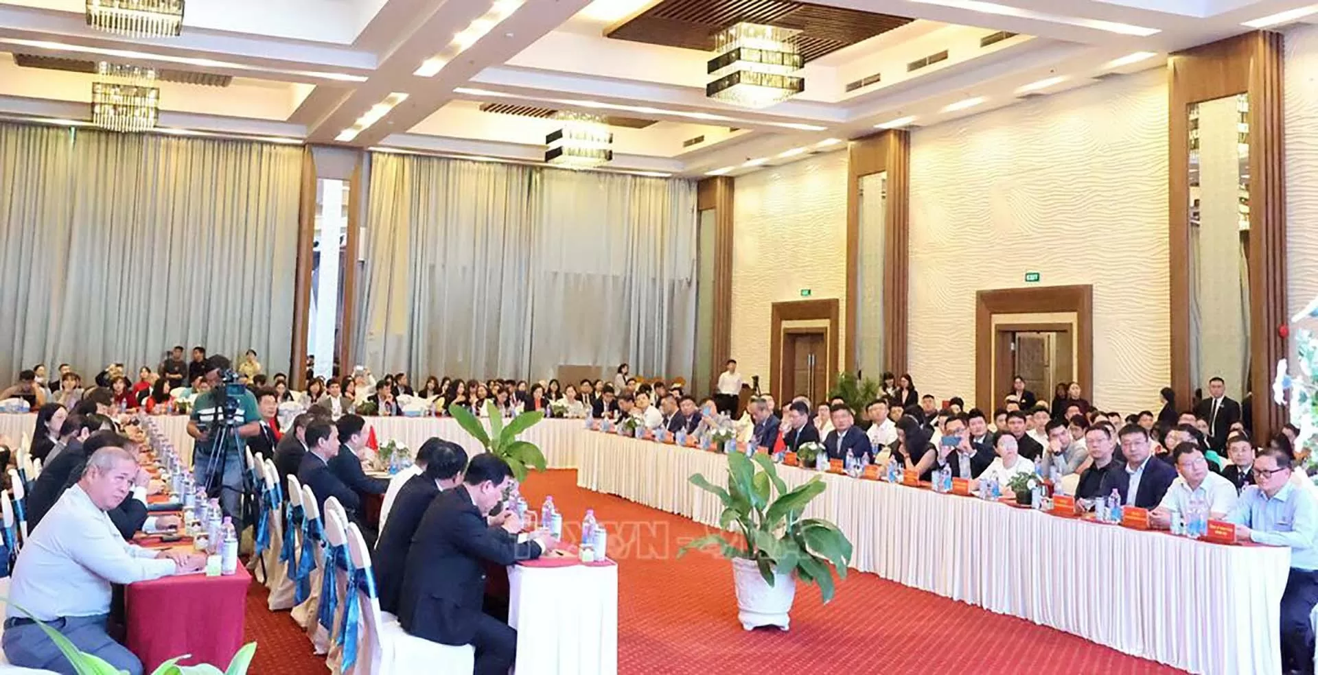 Bộ Ngoại giao tiếp tục hỗ trợ kết nối giữa các địa phương với các đối tác quốc tế, trong đó có Khánh Hòa và nhà đầu tư Trung Quốc Bộ Ngoại giao tiếp tục hỗ trợ kết nối giữa các địa phương với các đối tác quốc tế, trong đó có Khánh Hòa và nhà đầu tư Trung Quốc
