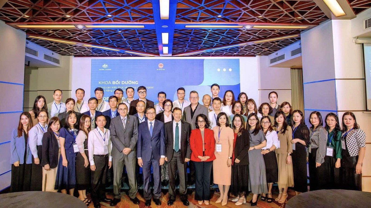 Bồi dưỡng nâng cao kiến thức về thông tin đối ngoại và kỹ năng truyền thông trong kỷ nguyên mới