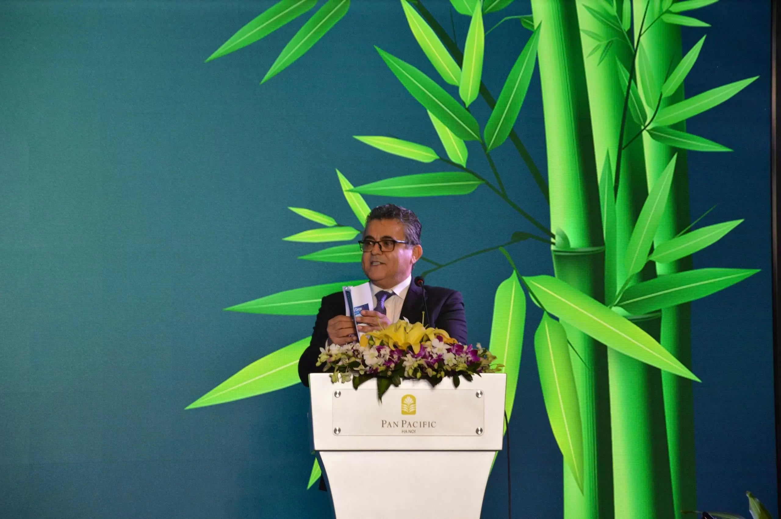 Khi áo dài và âm nhạc truyền thống trở thành ‘sứ giả’ gắn kết các quốc gia Khi áo dài và âm nhạc truyền thống trở thành ‘sứ giả’ gắn kết các quốc gia