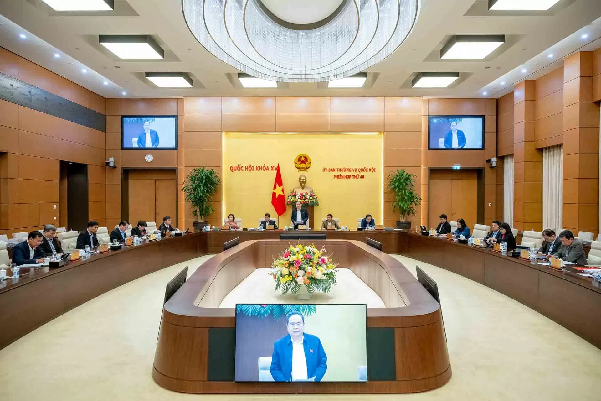 Phiên họp thứ 40 của Ủy ban Thường vụ Quốc hội bế mạc sau 2 ngày làm việc nghiêm túc, khẩn trương và trách nhiệm cao Phiên họp thứ 40 của Ủy ban Thường vụ Quốc hội bế mạc sau 2 ngày làm việc nghiêm túc, khẩn trương và trách nhiệm cao