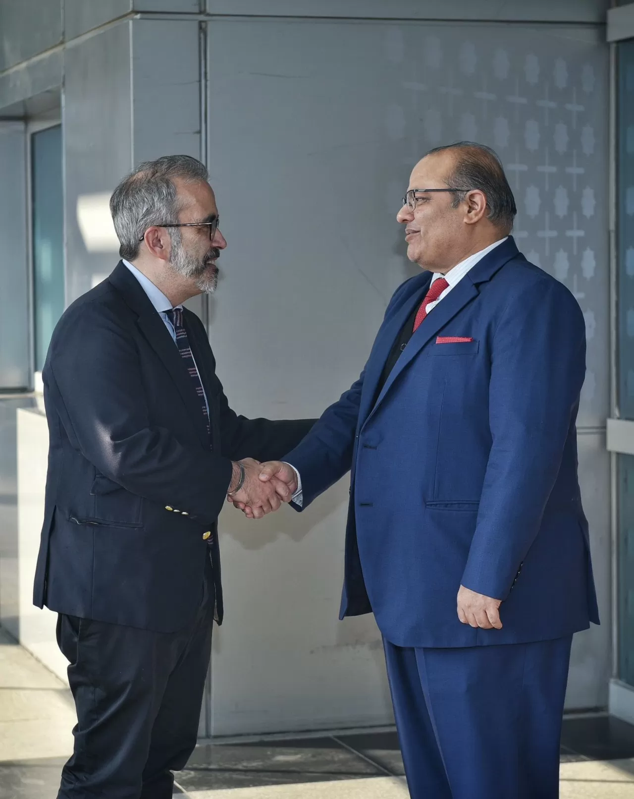 Bộ trưởng Quốc vụ, Bộ trưởng Ngoại giao Bồ Đào Nha Paulo Rangel (trái) đến thủ đô New Delhi ngày 12/12/2024. (Nguồn: Bộ Ngoại giao Ấn Độ) Bộ trưởng Quốc vụ, Bộ trưởng Ngoại giao Bồ Đào Nha Paulo Rangel (trái) đến thủ đô New Delhi ngày 12/12/2024. (Nguồn: Bộ Ngoại giao Ấn Độ)