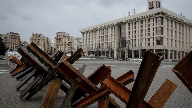 bao anh kinh te ukraine khong con tien rieng chau au khong du kha nang de vuc kiev day