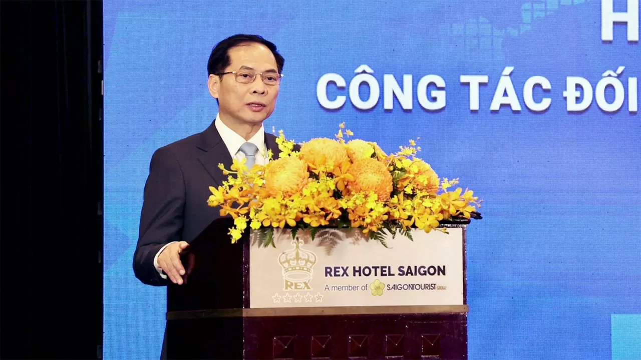 Phó Thủ tướng, Bộ trưởng Ngoại giao Bùi Thanh Sơn đề nghị TP. Hồ Chí Minh triển khai 6 nhiệm vụ đối ngoại trọng tâm Phó Thủ tướng, Bộ trưởng Ngoại giao Bùi Thanh Sơn đề nghị TP. Hồ Chí Minh triển khai 6 nhiệm vụ đối ngoại trọng tâm