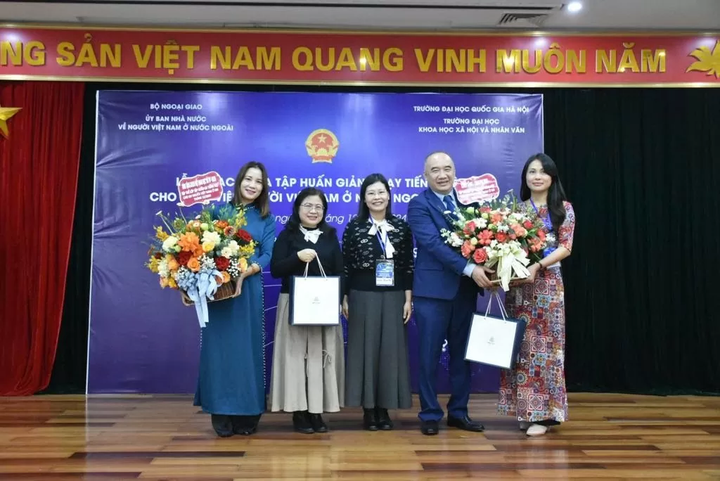 Bế mạc Khóa tập huấn giảng dạy tiếng Việt cho giáo viên Việt Nam ở nước ngoài năm 2024 Bế mạc Khóa tập huấn giảng dạy tiếng Việt cho giáo viên Việt Nam ở nước ngoài năm 2024