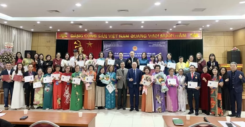 Bế mạc Khóa tập huấn giảng dạy tiếng Việt cho giáo viên Việt Nam ở nước ngoài năm 2024 Bế mạc Khóa tập huấn giảng dạy tiếng Việt cho giáo viên Việt Nam ở nước ngoài năm 2024