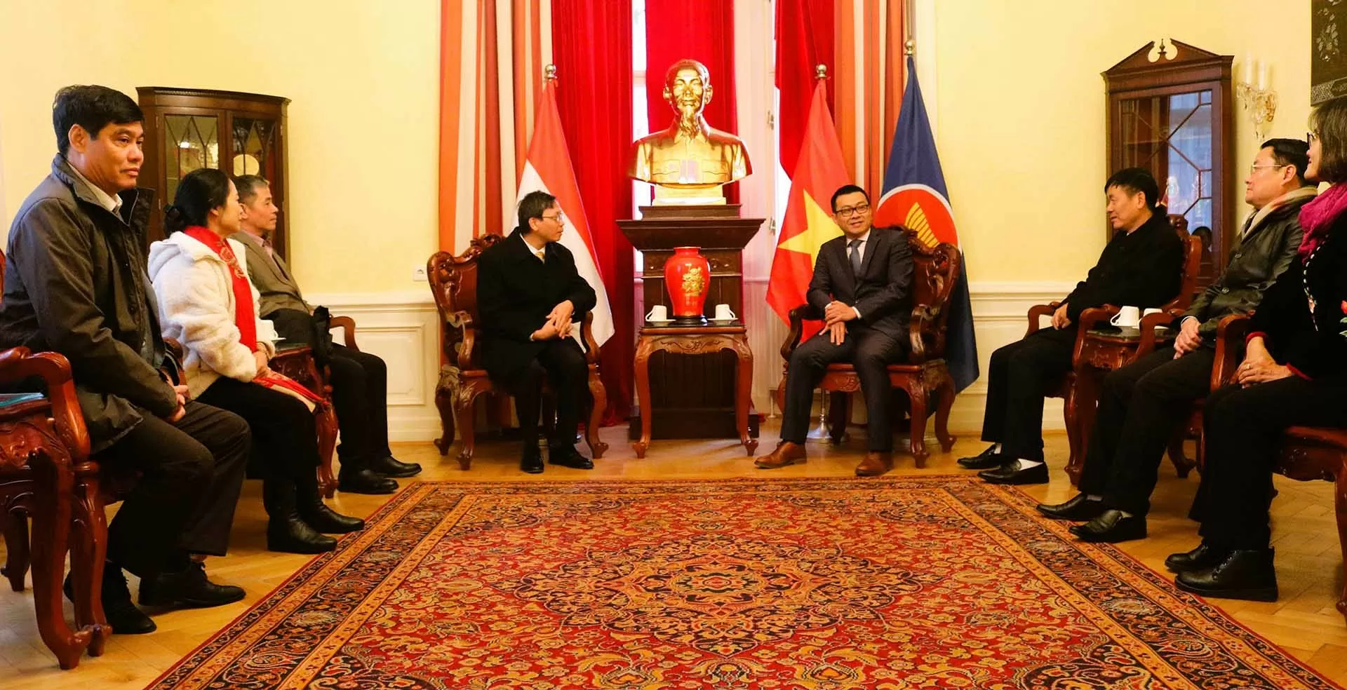 Đoàn Học viện Chính trị quốc gia Hồ Chí Minh thăm và làm việc tại Cộng hòa Áo Đoàn Học viện Chính trị quốc gia Hồ Chí Minh thăm và làm việc tại Cộng hòa Áo