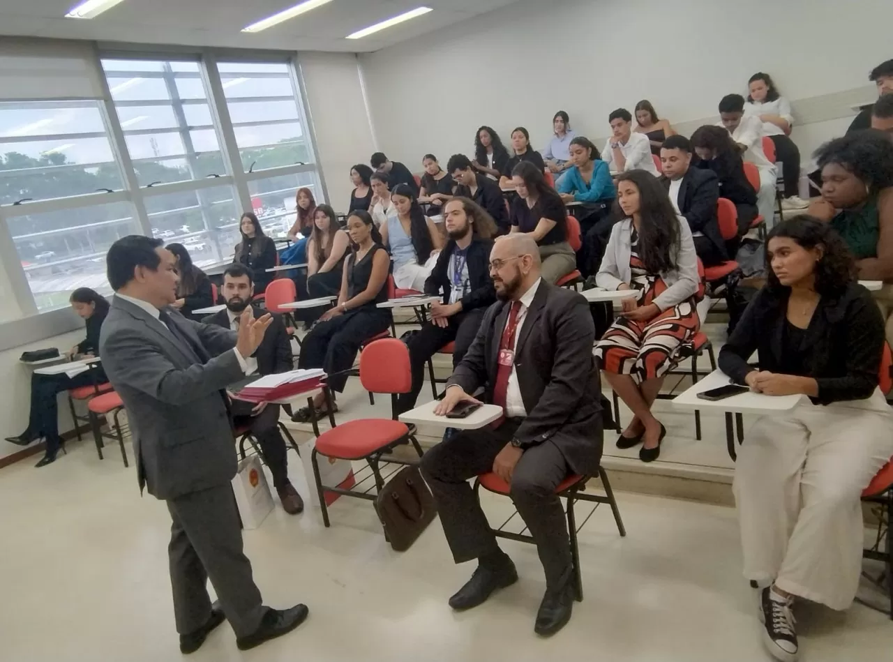 Đại sứ Việt Nam tại Brazil thăm, làm việc tại Viện Giáo dục đại học Brasília Đại sứ Việt Nam tại Brazil thăm, làm việc tại Viện Giáo dục đại học Brasília