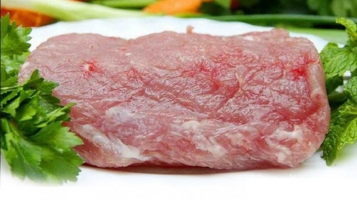 gia heo hoi hom nay 1412 chi con tang o mien nam trung quoc nhap khau tu nga hon 100 trieu usd thit heo