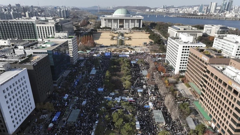 quoc hoi han quoc thong qua nghi quyet luan toi ong yoon suk yeol chi dinh quyen tong thong