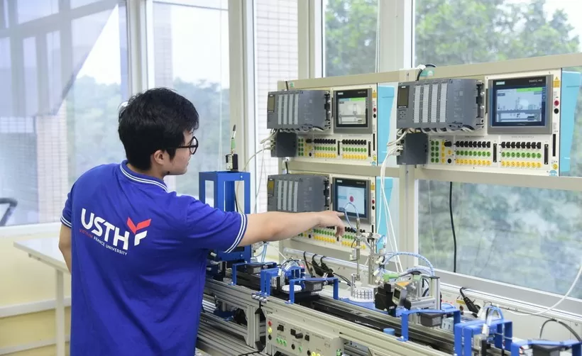 Đề xuất sinh viên học ngành bán dẫn được đề xuất miễn, giảm học phí Đề xuất sinh viên học ngành bán dẫn được đề xuất miễn, giảm học phí