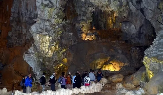 Kỷ niệm 30 năm ngày Vịnh Hạ Long được vinh danh là Di sản Thiên nhiên Thế giới Kỷ niệm 30 năm ngày Vịnh Hạ Long được vinh danh là Di sản Thiên nhiên Thế giới