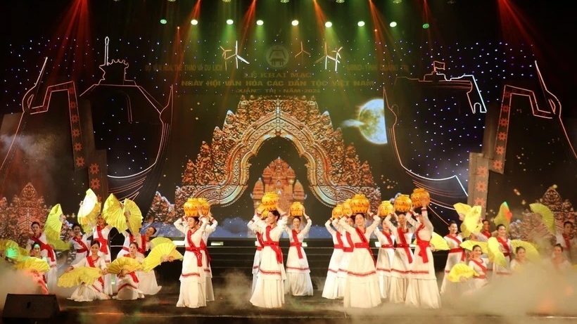 Hỗ trợ bồi dưỡng kiến thức công tác dân tộc cho cán bộ Lào và Campuchia