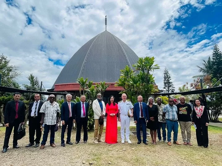 Thứ trưởng Bộ Ngoại giao Lê Thị Thu Hằng thăm và làm việc tại New Caledonia Thứ trưởng Bộ Ngoại giao Lê Thị Thu Hằng thăm và làm việc tại New Caledonia