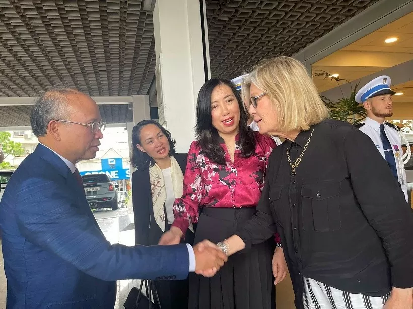Thứ trưởng Bộ Ngoại giao Lê Thị Thu Hằng thăm và làm việc tại New Caledonia Thứ trưởng Bộ Ngoại giao Lê Thị Thu Hằng thăm và làm việc tại New Caledonia