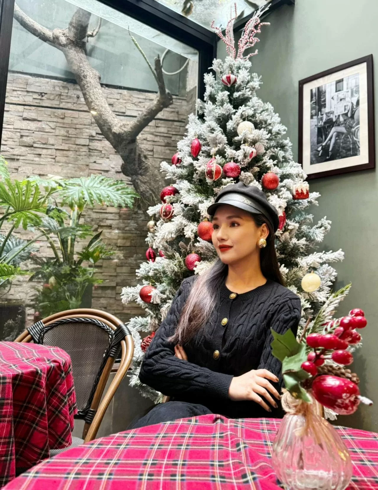 Sao Việt: Hồng Diễm Hồng Diễm xinh đẹp tuổi 41, Trương Ngọc Ánh mặn mà, quyến rũ