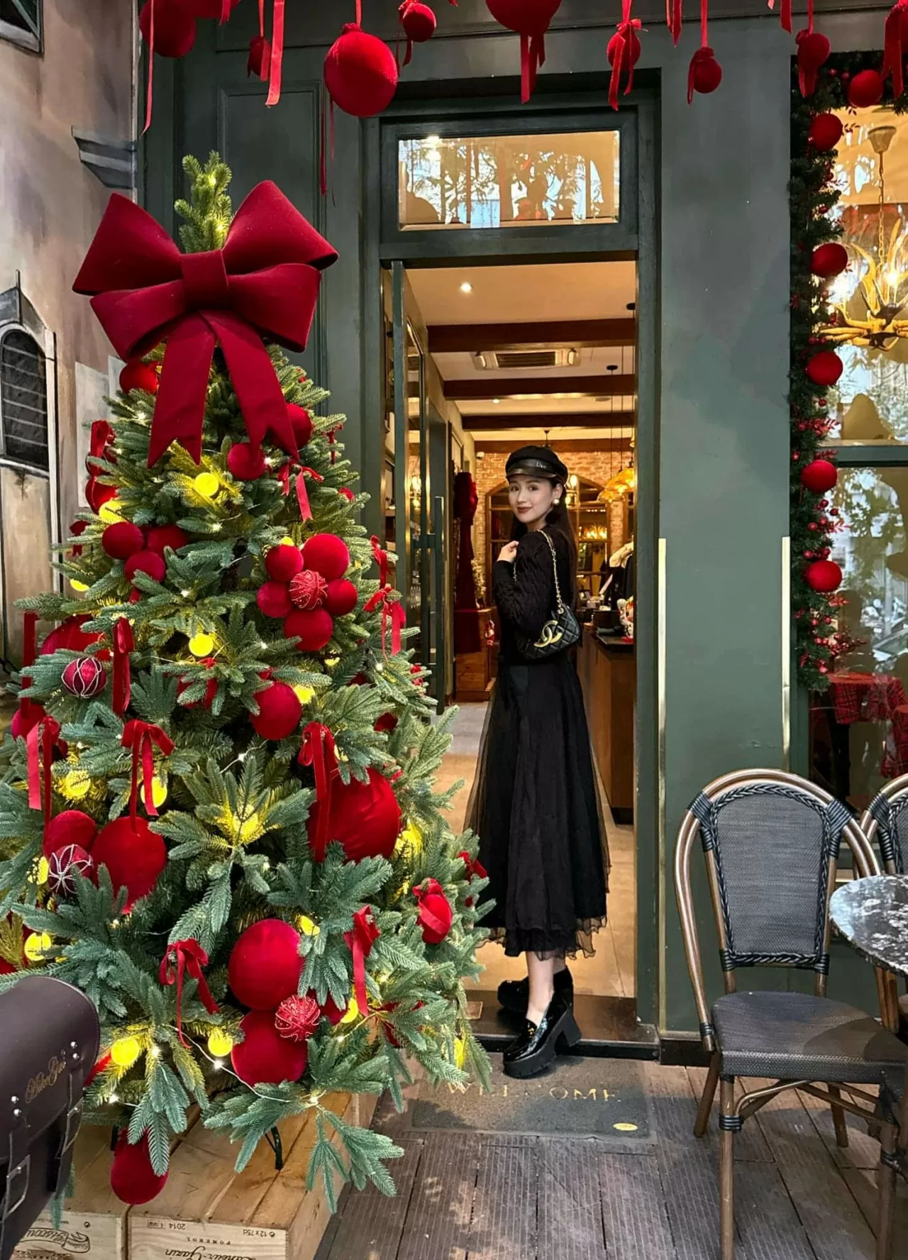 Sao Việt: Hồng Diễm Hồng Diễm xinh đẹp tuổi 41, Trương Ngọc Ánh mặn mà, quyến rũ