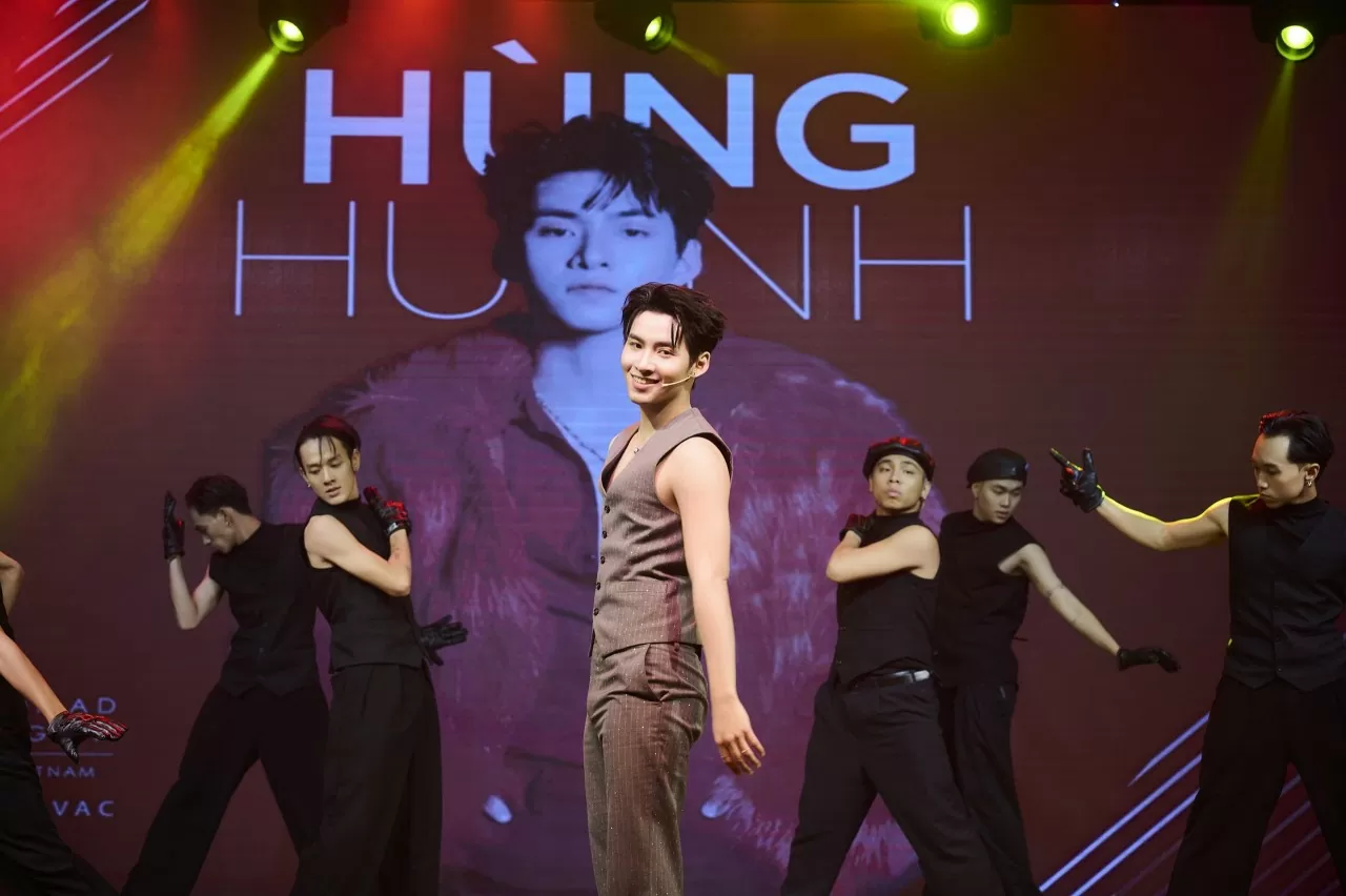 'Anh trai say hi' Hùng Huỳnh 'chào sân' Vpop với MV đầy bất ngờ 'Anh trai say hi' Hùng Huỳnh 'chào sân' Vpop với MV đầy bất ngờ