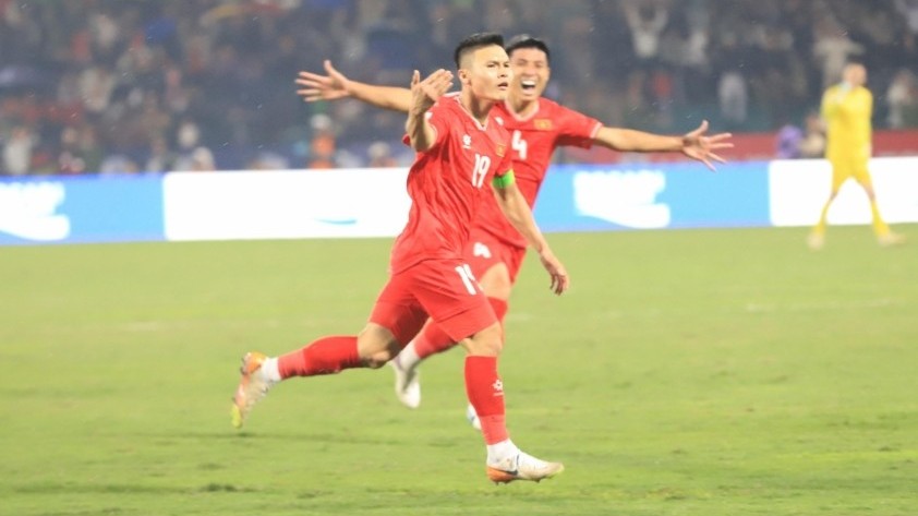 quang hai giup tuyen viet nam ha guc indonesia doi lai ngoi dau bang b