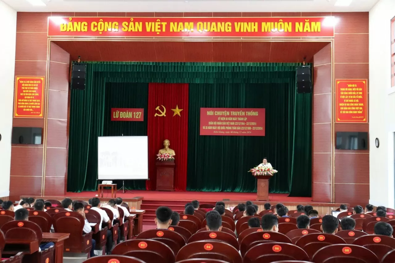 Bộ Tư lệnh Vùng 5 Hải quân giáo dục truyền thống cách mạng cho thế hệ trẻ