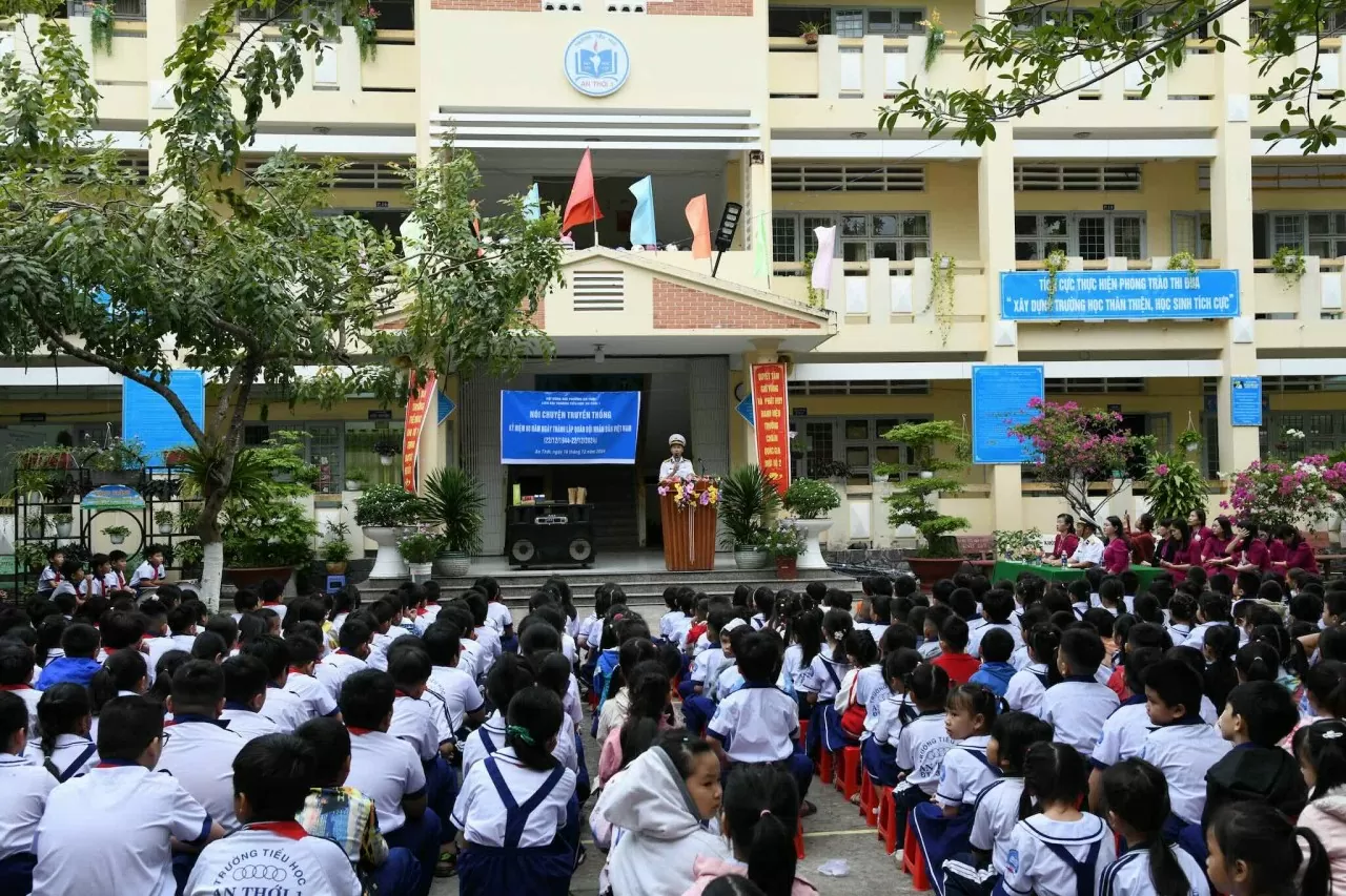 Bộ Tư lệnh Vùng 5 Hải quân giáo dục truyền thống cách mạng cho thế hệ trẻ Bộ Tư lệnh Vùng 5 Hải quân giáo dục truyền thống cách mạng cho thế hệ trẻ