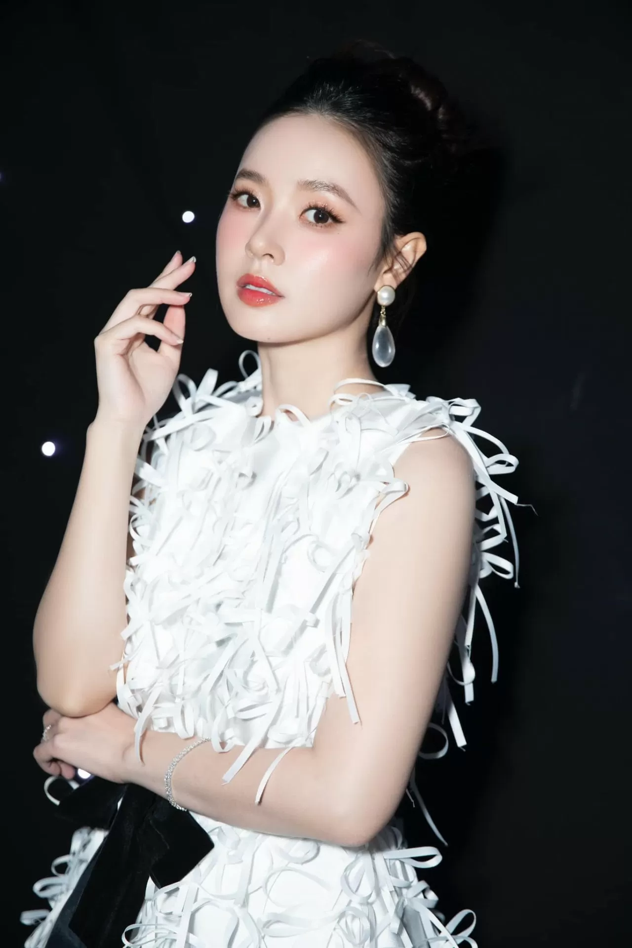 Midu hóa nàng thơ trong bộ ảnh mới Midu hóa nàng thơ trong bộ ảnh mới