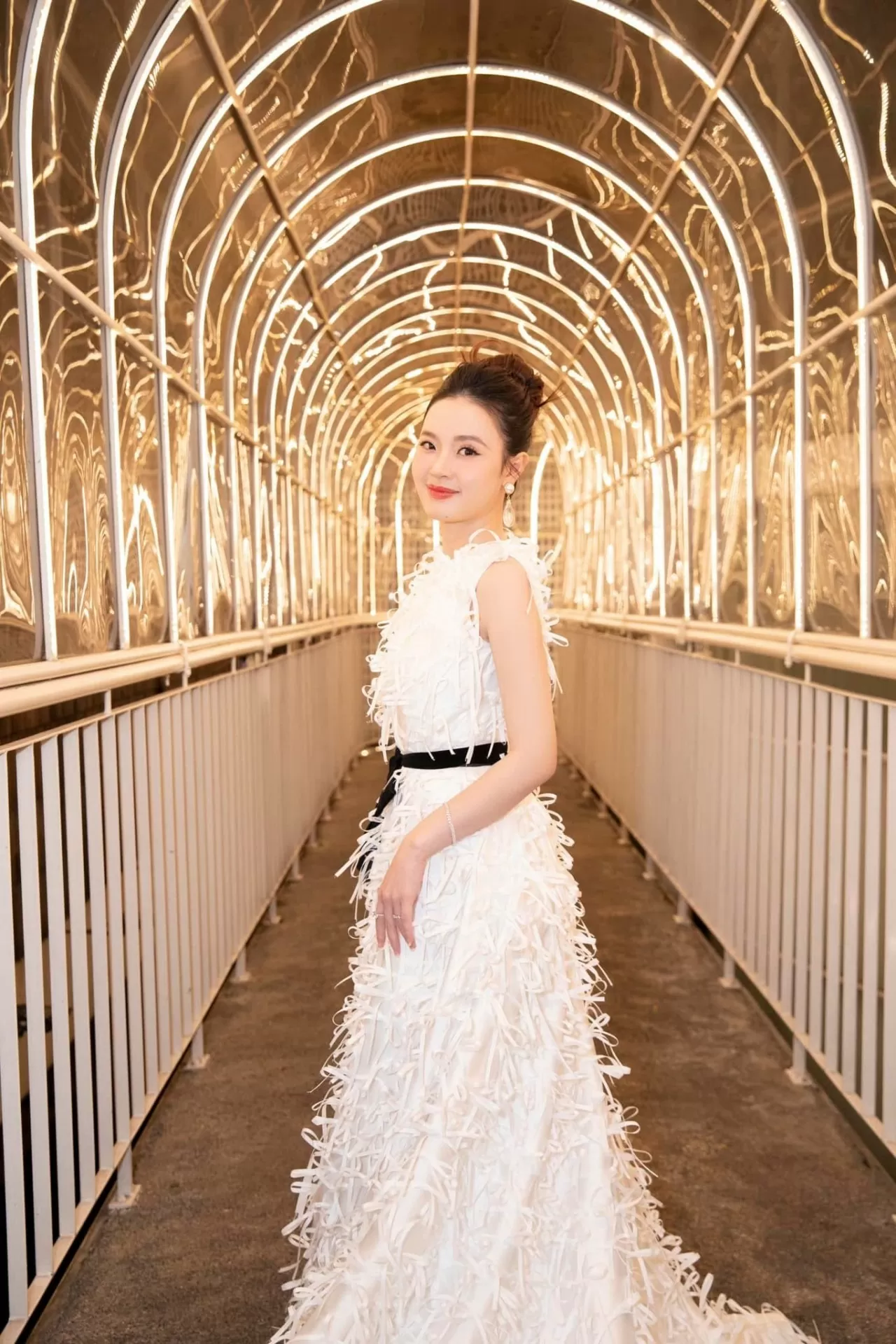 Midu hóa nàng thơ trong bộ ảnh mới Midu hóa nàng thơ trong bộ ảnh mới