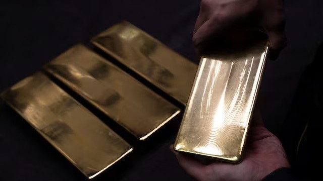 gia vang hom nay 17122024 gia vang bat ngo dao chieu chuyen gia du doan thoi diem dat 2900 usdounce gia vang nhan theo da tang