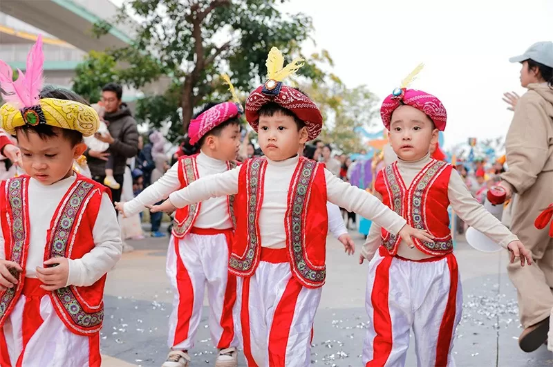 Lần đầu tiên sự kiện diễu hành mần non được tổ chức tại Cung Thiếu nhi Hà Nội Lần đầu tiên sự kiện diễu hành mầm non được tổ chức tại Cung Thiếu nhi Hà Nội