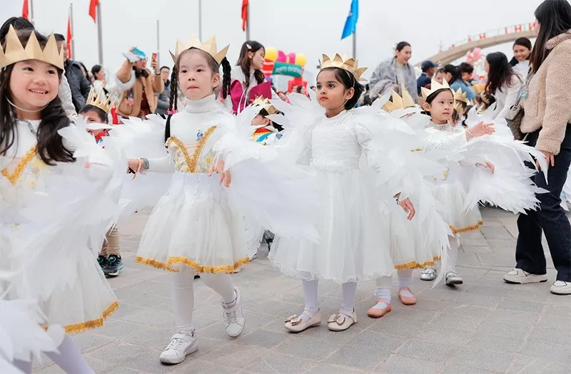 Lần đầu tiên sự kiện diễu hành mần non được tổ chức tại Cung Thiếu nhi Hà Nội Lần đầu tiên sự kiện diễu hành mầm non được tổ chức tại Cung Thiếu nhi Hà Nội