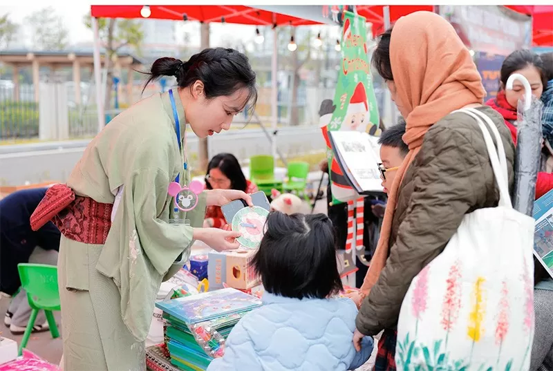 Lần đầu tiên sự kiện diễu hành mần non được tổ chức tại Cung Thiếu nhi Hà Nội Lần đầu tiên sự kiện diễu hành mầm non được tổ chức tại Cung Thiếu nhi Hà Nội