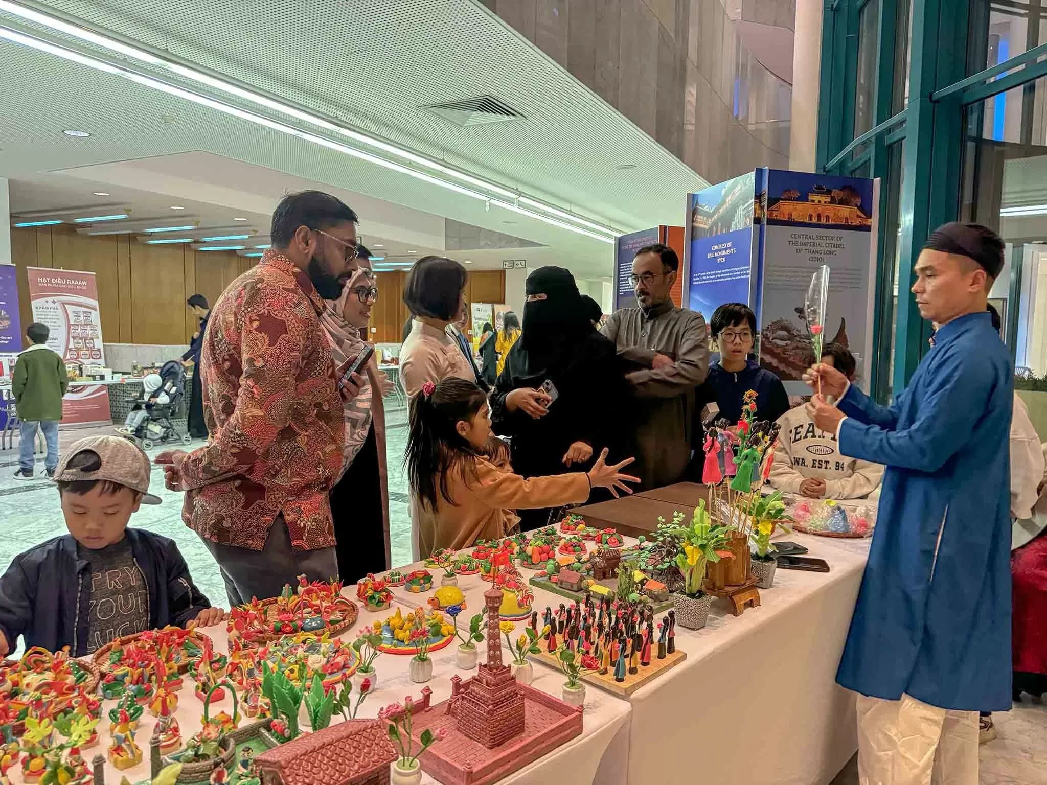 Ngày Việt Nam tại Saudi Arabia gây ấn tượng mạnh mẽ với công chúng sở tại Ngày Việt Nam tại Saudi Arabia gây ấn tượng mạnh mẽ với công chúng sở tại