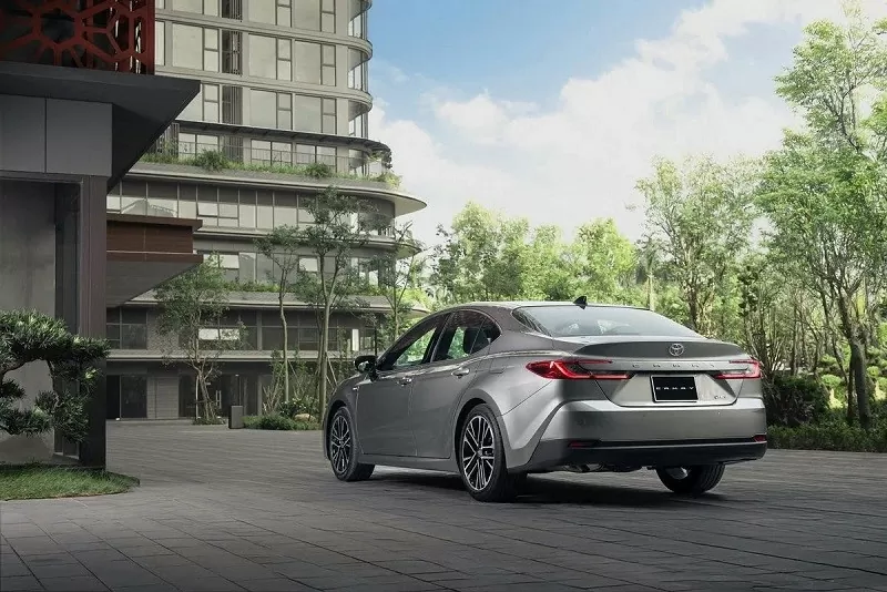 Toyota Camry 2025 chốt giá bán tại Việt Nam, từ 1,22 tỷ đồng Toyota Camry 2025 chốt giá bán tại Việt Nam, từ 1,22 tỷ đồng