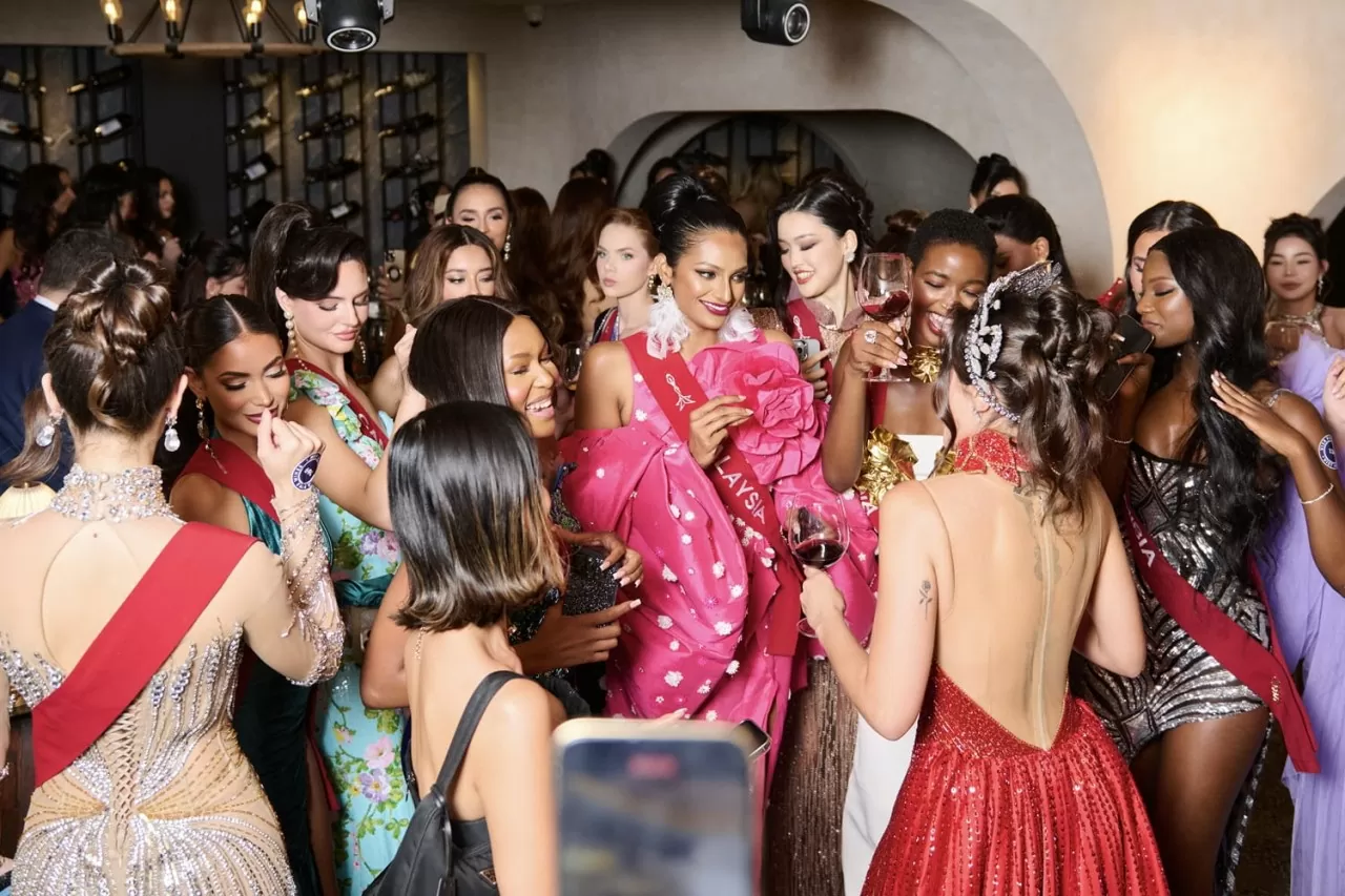 Quỳnh Nga và dàn mỹ nhân Miss Charm rạng rỡ trước đêm bán kết