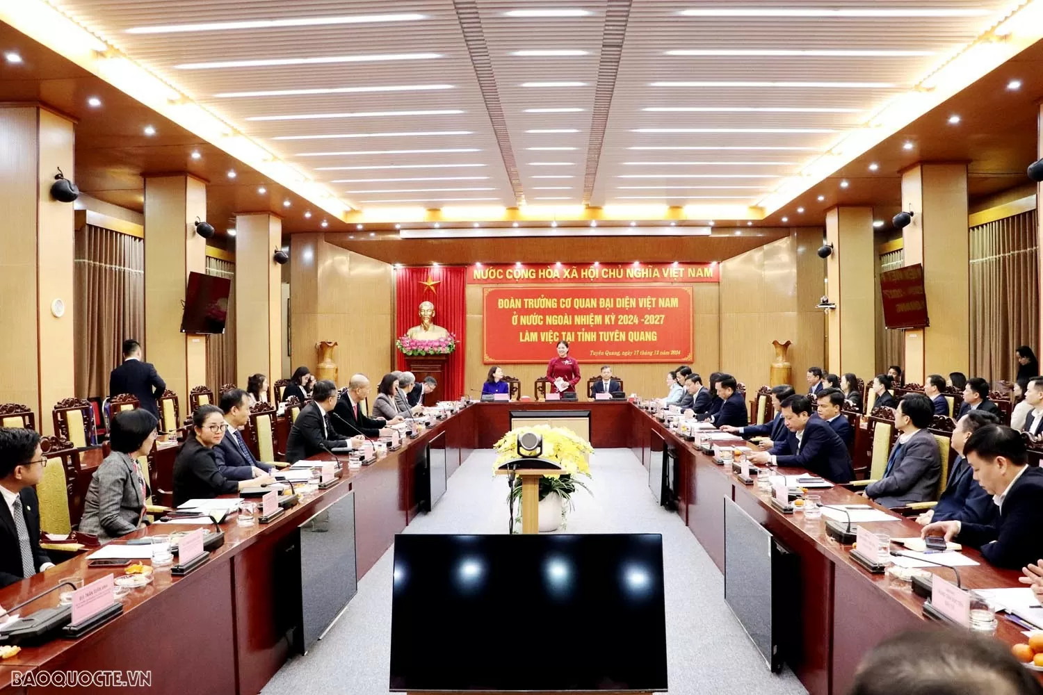 Đoàn Trưởng cơ quan đại diện Việt Nam ở nước ngoài làm việc tại tỉnh Tuyên Quang