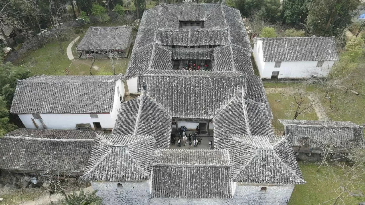 Khám phá Dinh thự Vua Mèo: Công trình trăm năm tuổi ở Đồng Văn, Hà Giang Khám phá Dinh thự Vua Mèo: Công trình trăm năm tuổi ở Đồng Văn, Hà Giang