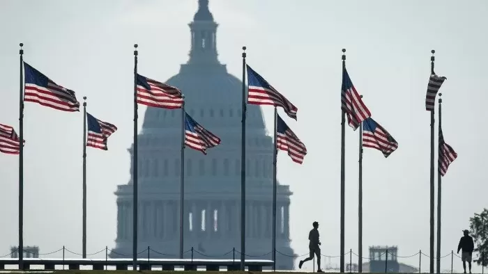 Mỹ: Một thắng lớn của đảng Cộng hòa, Quốc hội đạt được thỏa thuận, chính phủ có thể kịp 'lách khe cửa hẹp' trước hạn chót. (Nguồn: FT) Mỹ: Một thắng lớn của đảng Cộng hòa, Quốc hội đạt được thỏa thuận, chính phủ có thể kịp 'lách khe cửa hẹp' trước hạn chót. (Nguồn: FT)