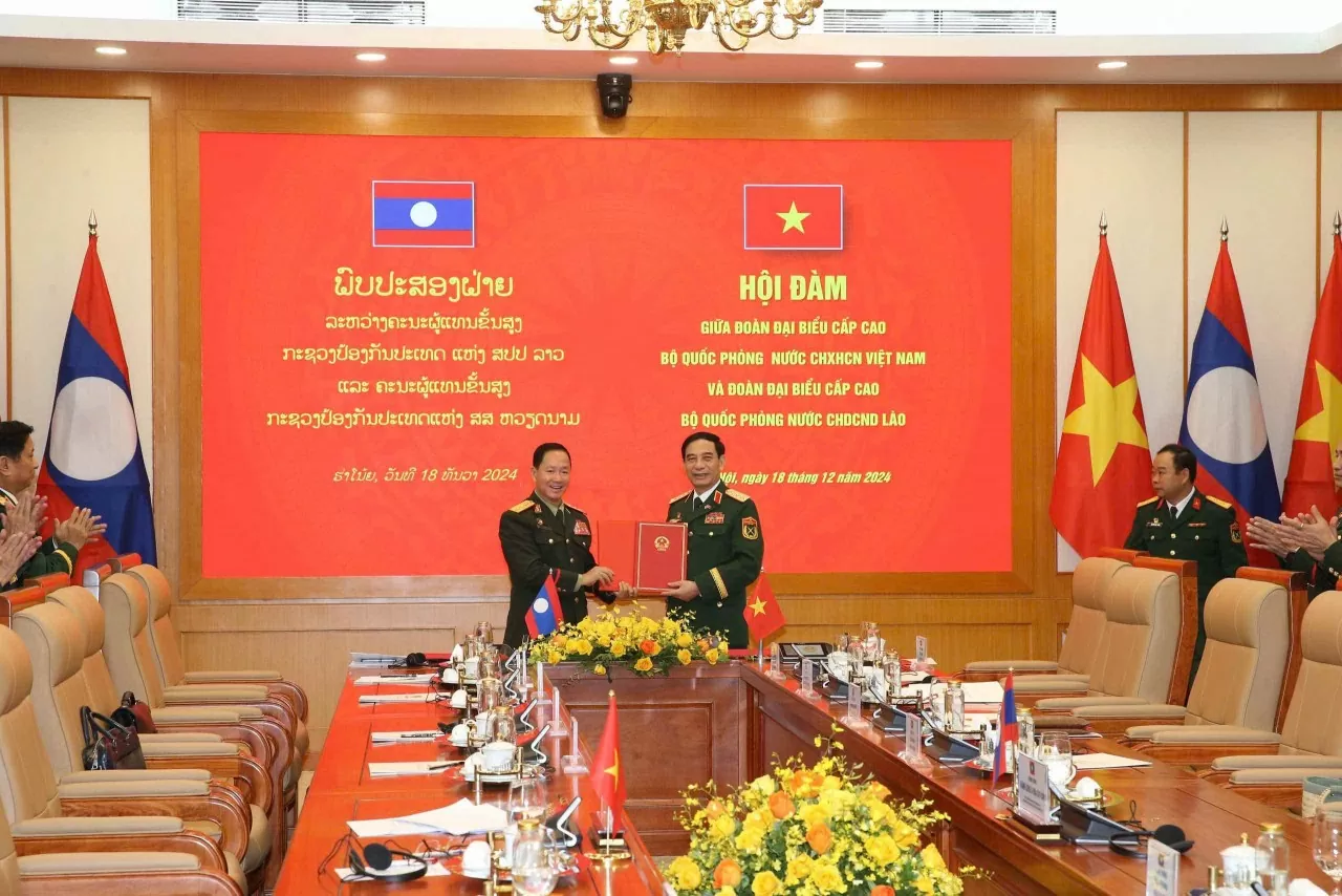 Đại tướng Phan Văn Giang tiếp đón, hội đàm với Bộ trưởng Quốc phòng Lào Khamliang Outhakaysone Đại tướng Phan Văn Giang tiếp đón, hội đàm với Bộ trưởng Quốc phòng Lào Khamliang Outhakaysone