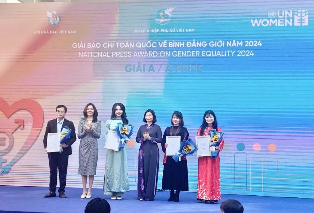 Trao giải cho 24 tác phẩm báo chí xuất sắc về bình đẳng giới Trao giải cho 24 tác phẩm báo chí xuất sắc về bình đẳng giới